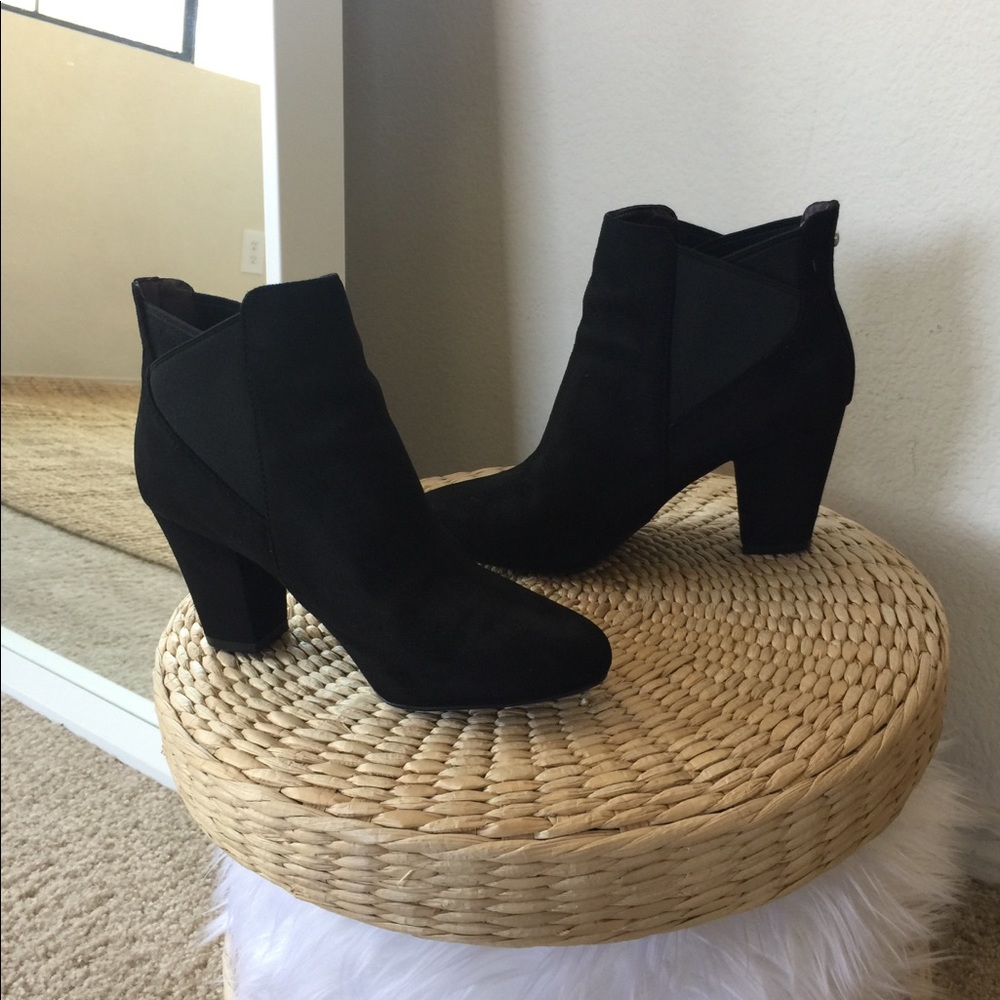 Booties perfect condition